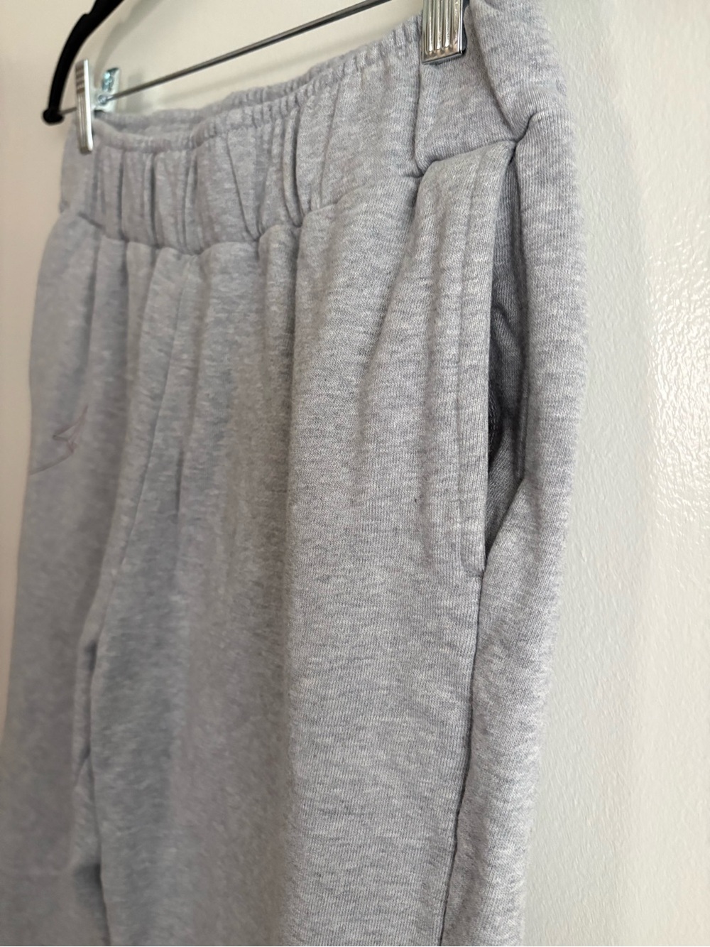 Pact Airplane Collection Joggers Grey Embroidered Paper Airplane Heart Size S - Picture 3 of 12